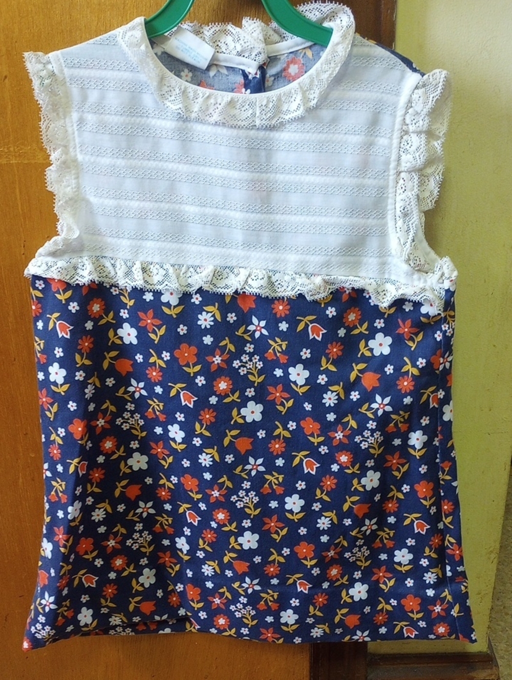 Sears Growing Girl Colorful Floral & Lace Vtg Dress. Blue Red White Gold Cream